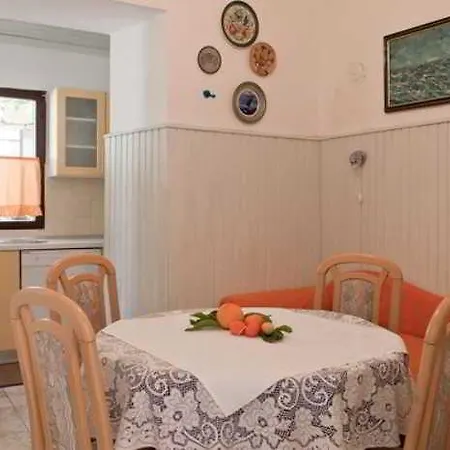 Maja Apartment *