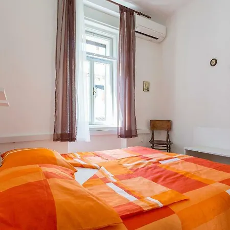 Apartment Maja *